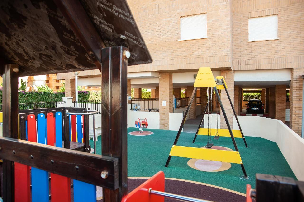 Holiday Primera Linea Magic World Oropesa del Mar Exterior foto